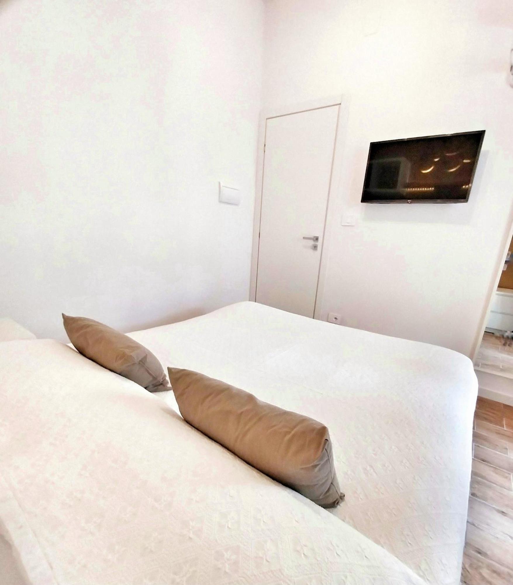 Attic Apartment Рапалло Экстерьер фото